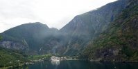 1280px-View_of_Aurlandsvangen_and_Flåm_(MSC_Fantasia_cruise_ship_in_the_middle_of_the_fjord).jpg